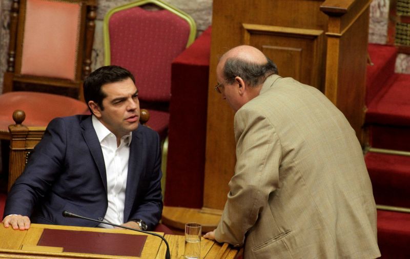 Τσίπρας προς Φίλη: Κάτω τα χέρια απ΄ τον Καμμένο