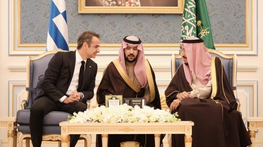 Μητσοτάκης με Σαουδάραβα βασιλιά: Συνεργασία σε επενδύσεις, τουρισμό και άμυνα