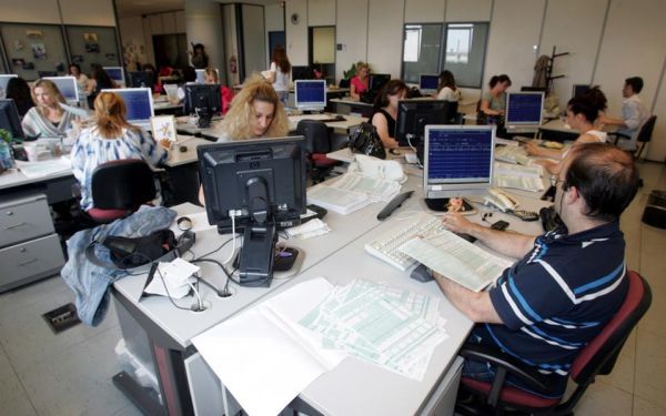 Οι Δημόσιοι Υπάλληλοι θα το γυρίσουν στα Γαλλικά!