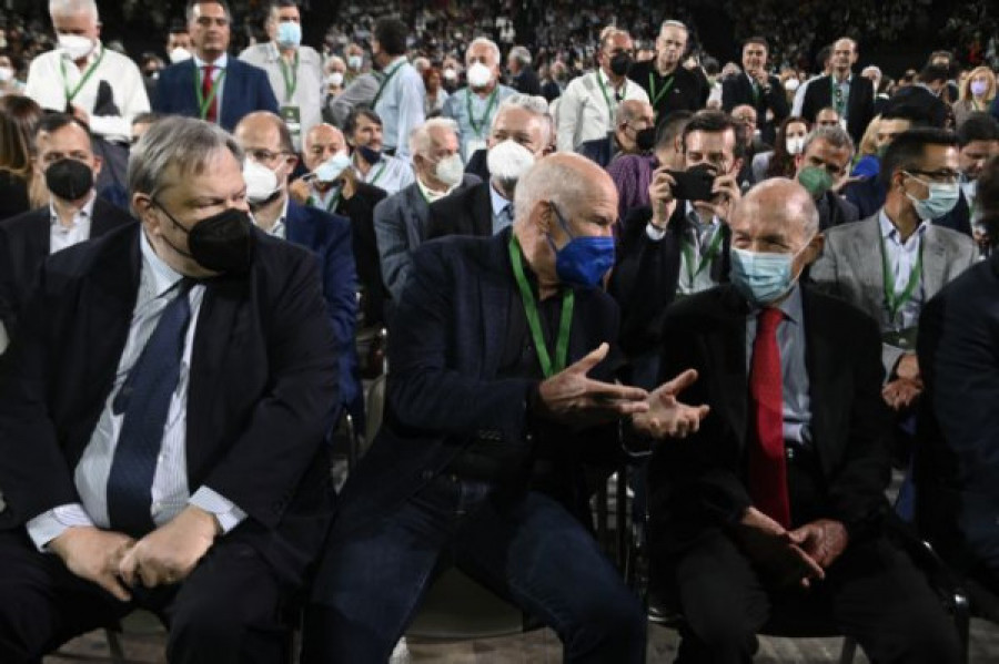 Το «όλον ΠαΣοΚ» ήταν παρόν στο συνέδριο και αναμένεται η συνέχεια
