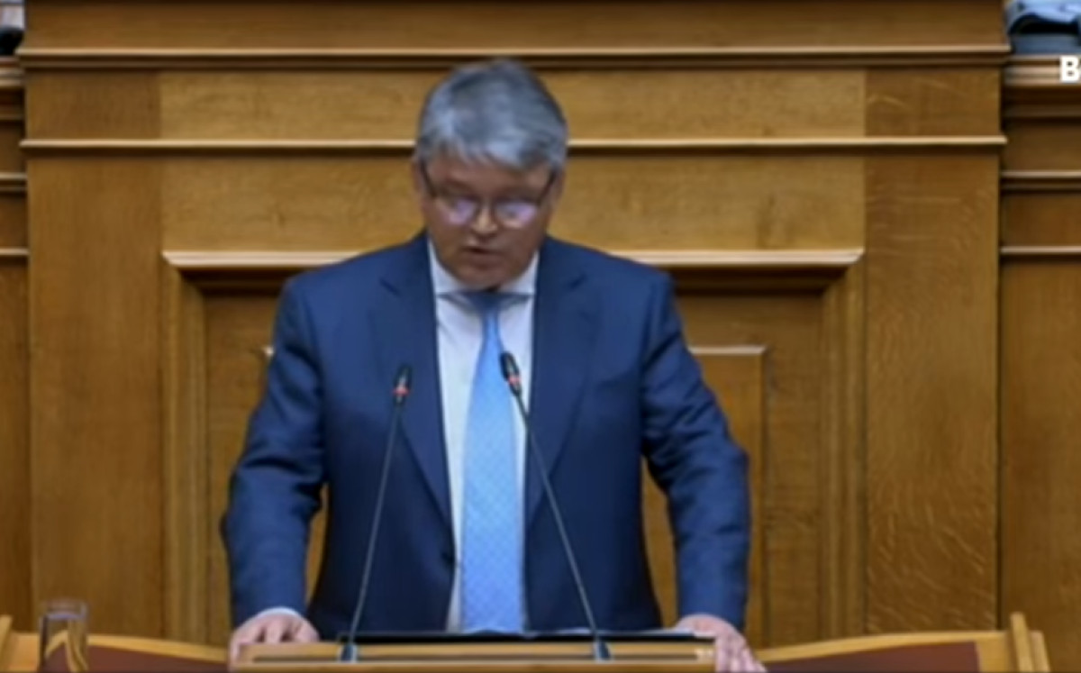 Η «Νίκη» δεν θέλει νέες ταυτότητες γιατί... «μας φακελώνουν»