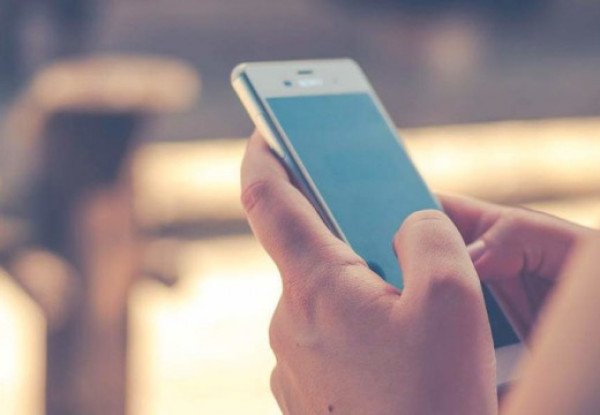 Smartphones: Online για 129 λεπτά την ημέρα οι Έλληνες