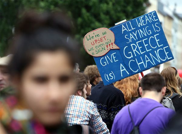 Βερολίνο: Στους δρόμους με πλακάτ υπέρ της Ελλάδας (pics)