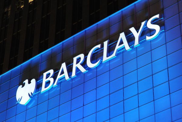 Συγκρατημένη αισιοδοξία Barclays για την Ελλάδα, αλλά και τρία «αγκάθια»