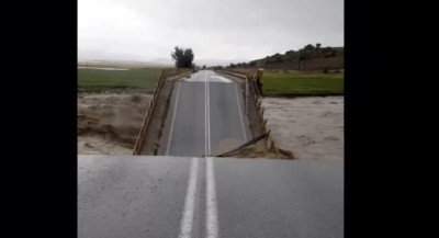 Κακοκαιρία-Φάρσαλα: Έπεσε η γέφυρα της Αμπελιάς- Αποκομμένη η πόλη