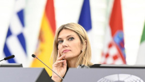 Le Soir: Παραδοχή Καϊλή ότι έδωσε χρήματα στον πατέρα της