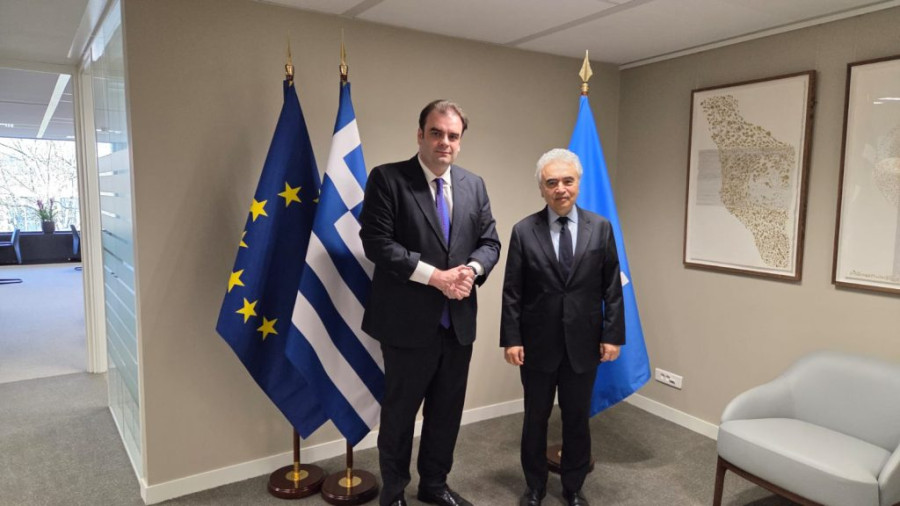 Συνάντηση Πιερρακάκη με επικεφαλής ΔΟΕ για την ενεργειακή ασφάλεια και την κρίση στη Μέση Ανατολή