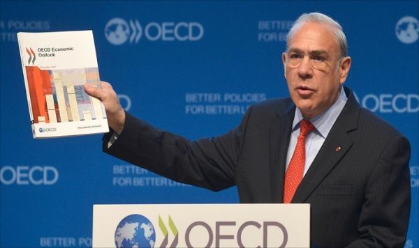 Στην Αθήνα ο Γκουρία, επαφές με Τσίπρα - Τσακαλώτο