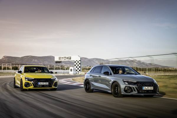 Νέο Audi RS 3 Sportback &amp; RS 3 Sedan: Iπποστάσιο 400 ίππων