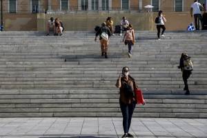 Δημοσκόπηση: Δυσαρέσκεια για οικονομία και πανδημία- «Ψαλιδίζεται» η διαφορά ΝΔ-ΣΥΡΙΖΑ