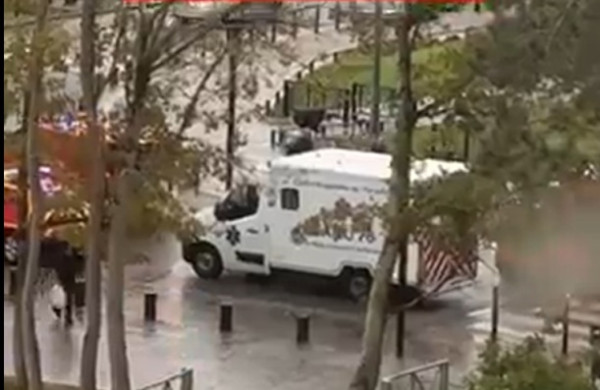 Παρίσι: Ένας νεκρός και τουλάχιστον τέσσερις τραυματίες από ένοπλη επίθεση
