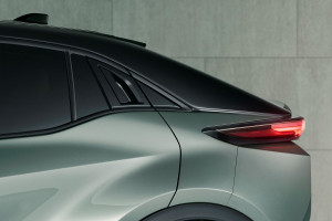 To νέο Toyota CH-R πατάει γκάζι