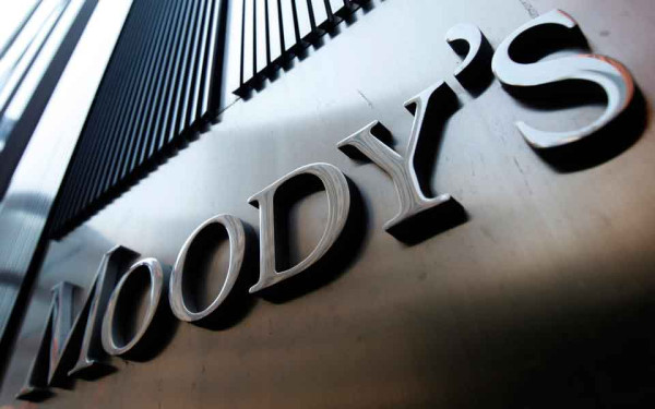 Moody’s: Πώς θα επιστρέψει η Ελλάδα στην επενδυτική βαθμίδα
