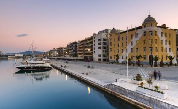 Απαγορεύτηκε η πρόσβαση στην παραλία του Βόλου