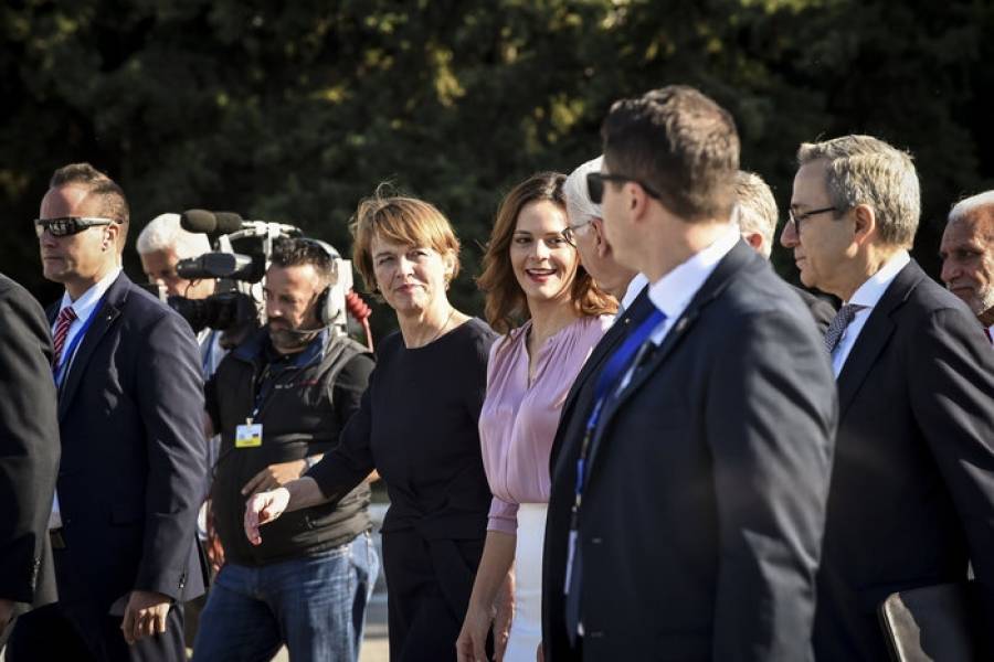 Η Αχτσιόγλου βγαίνει μπροστά. Τυχαίο;