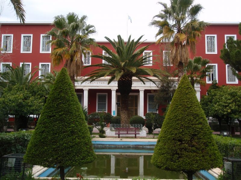 Άγνωστοι εισέβαλαν και προκάλεσαν καταστροφές στο Πάντειο