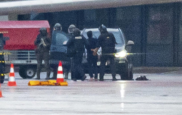 Δραματική ομηρία στο αεροδρόμιο Αμβούργου επί 18 ώρες