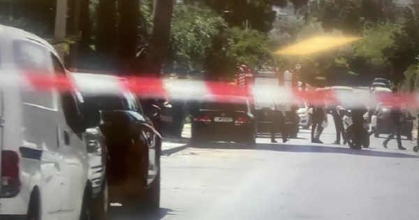 Γλυφάδα: Βρέθηκε ενεργή χειροβομβίδα σε αυλή πολυκατοικίας