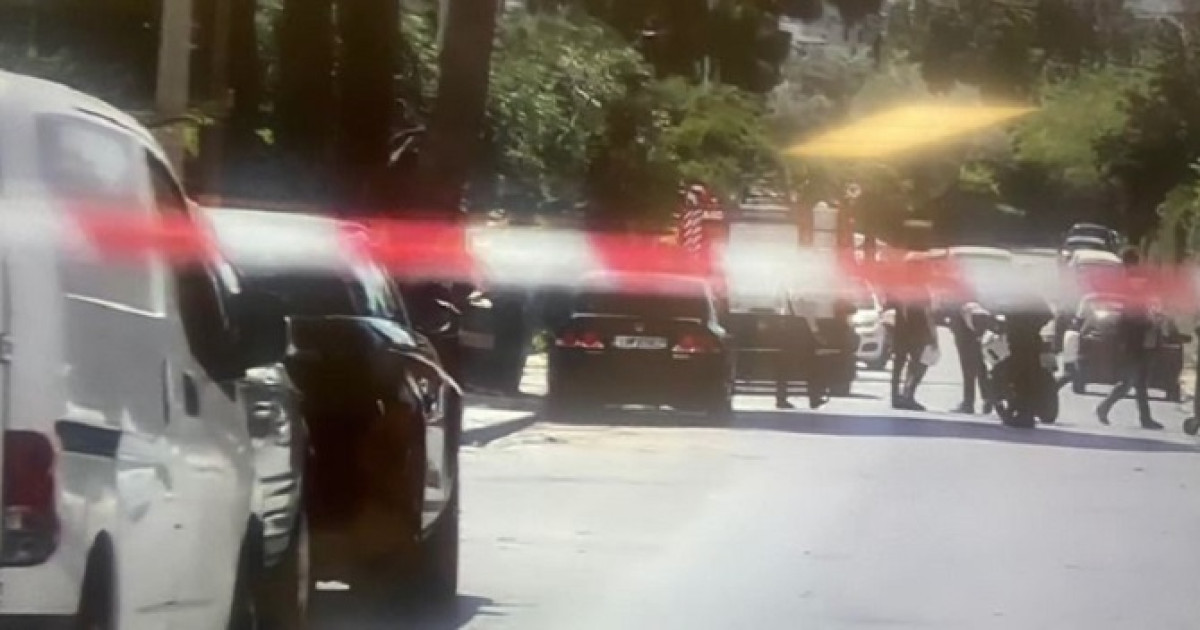 Γλυφάδα: Βρέθηκε ενεργή χειροβομβίδα σε αυλή πολυκατοικίας