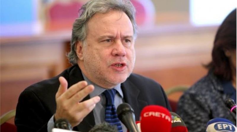 Κατρούγκαλος: Δεν έχει τεθεί θέμα για 13ο και 14ο μισθό