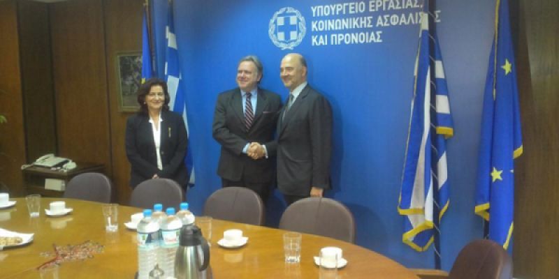 Σε εξέλιξη η συνάντηση Μοσκοβισί-Κατρούγκαλου