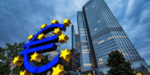 ΕΚΤ: Αύξηση επιτοκίων κατά 25 μονάδες βάσης και προειδοποίηση για επίμονο πληθωρισμό