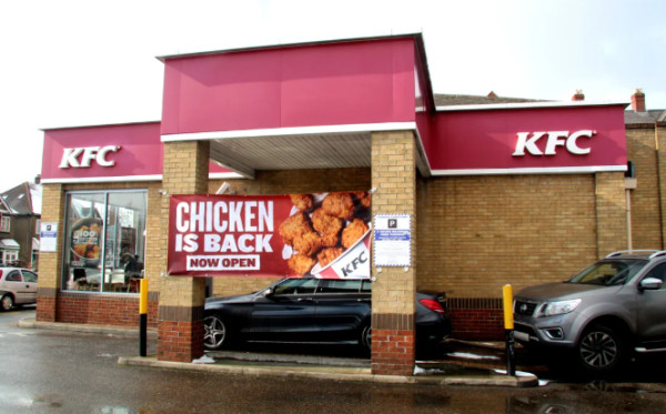 KFC: Σχεδιάζει επενδύσεις ύψους €2 δισ. σε Βρετανία και Ιρλανδία