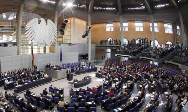 Γερμανία-Μπούντεσταγκ: Σκληρότερα μέτρα για τη χορήγηση ασυλίας