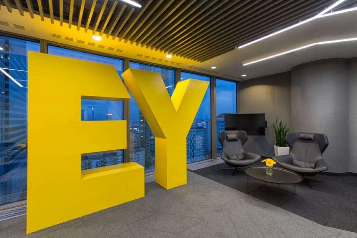Έσοδα-ρεκόρ για το 2018 ανακοίνωσε η EY παγκοσμίως