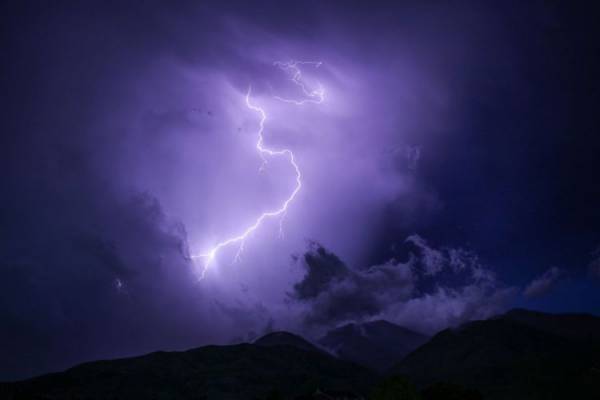 Πάνω από 1.200 κεραυνοί σε Αττική και Βοιωτία