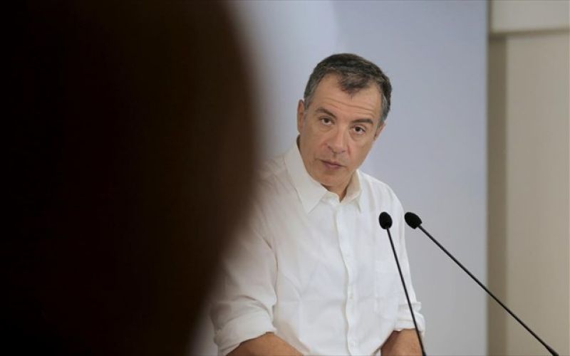 Θεοδωράκης: Δεν αλλάζουμε ρότα εξαιτίας του 4%