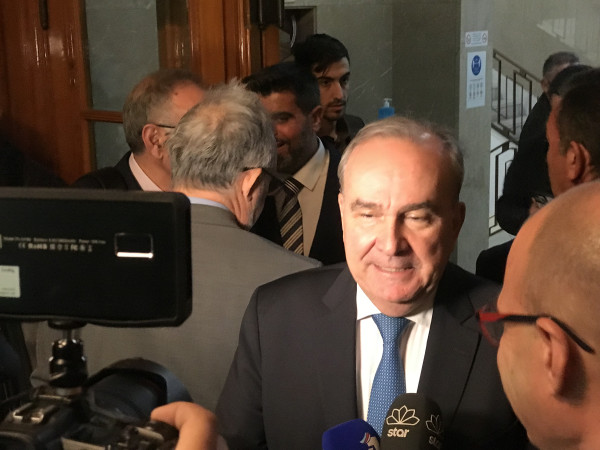 Με «σαρακοστιανό καλάθι» και «παράθυρο» έκτακτων μέτρων στις εκλογές