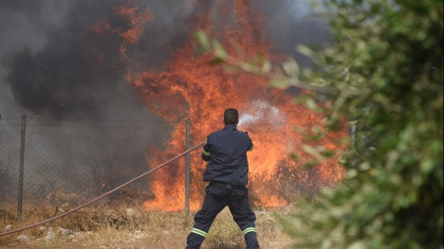 Μεγάλη φωτιά στη Βοιωτία- Εστάλη 112 για εκκένωση οικισμού