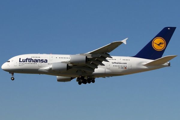 Ματαιώνονται περισσότερες από 900 πτήσεις της Lufthansa