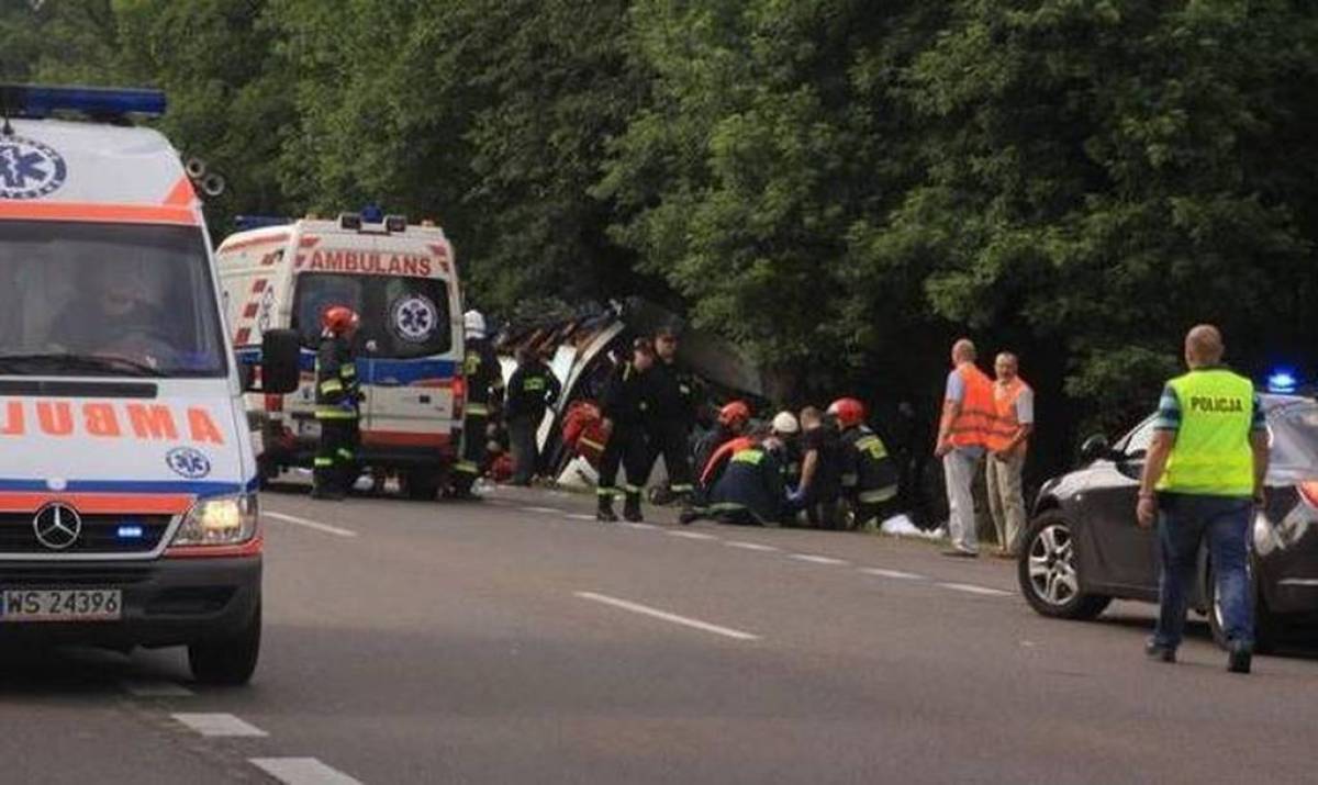 Πολύνεκρο τροχαίο με τουριστικό λεωφορείο στην Πολωνία