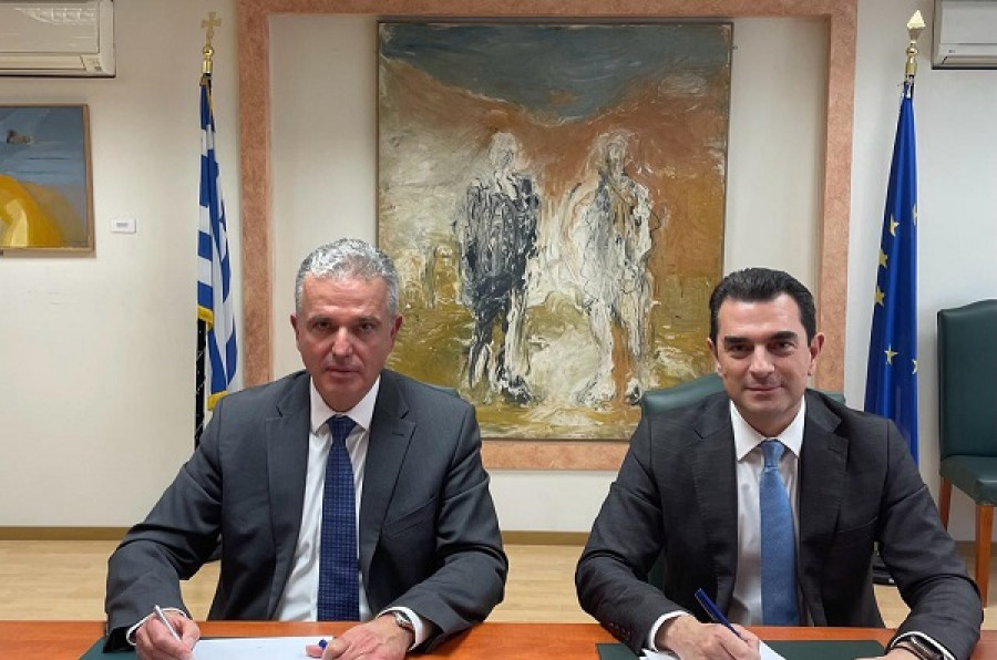 Υπογραφή σύμβασης με ΕΛΤΑ: Εξοικονομούνται έως 40 εκατ. ευρώ