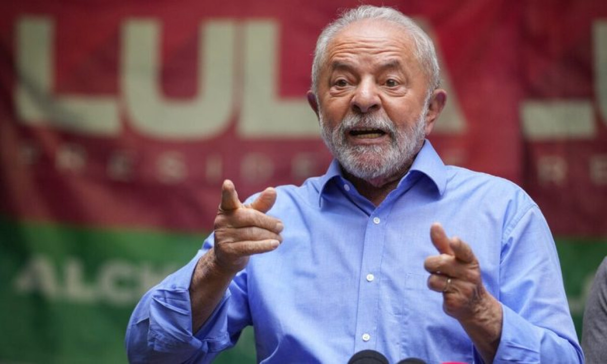 Άνοδος της δημοτικότητας Λούλα εν μέσω εμπορικού πολέμου με τις ΗΠΑ