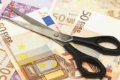 «Μαυρίζει» το τοπίο για μισθούς και συντάξεις