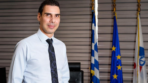 Κορονοϊός- Θεμιστοκλέους: Δεν μας ανησυχεί η αύξηση στα κρούσματα