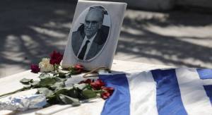 Γεννηματά: Ο Α.Παπανδρέου ζει στην καρδιά κάθε Έλληνα δημοκράτη
