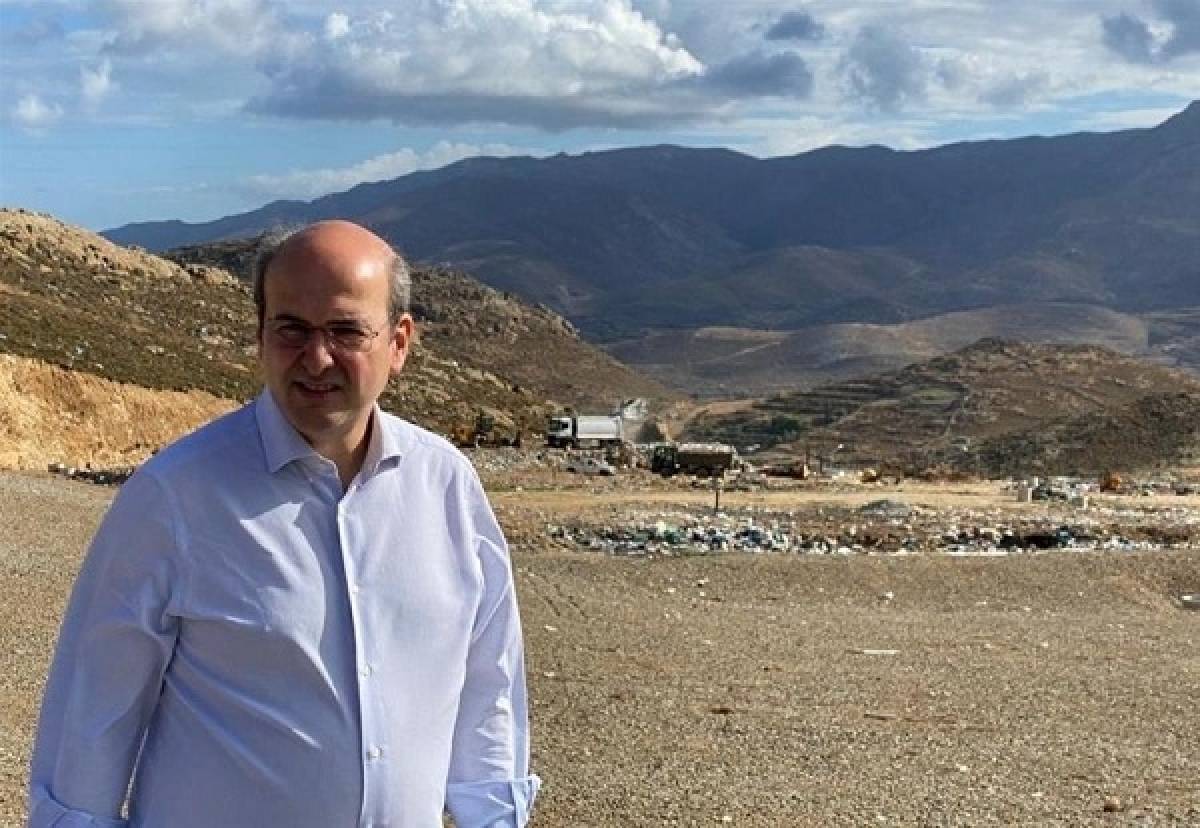 Χατζηδάκης: Πέντε μονάδες επεξεργασίας απορριμμάτων στις Κυκλάδες-Δημοπρατείται η πρώτη
