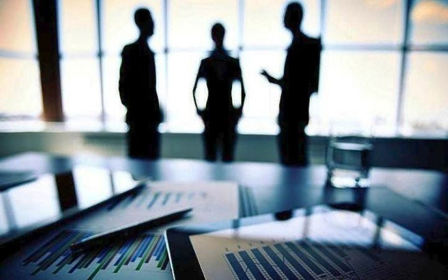 Οι Έλληνες εργάζονται περισσότερο από τους άλλους εργαζόμενους στην ΕΕ