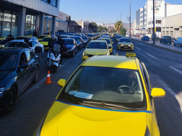 Ταξί: Πορεία προς το υπουργείο Μεταφορών - Κυρανάκης: Ο Λυμπερόπουλος λέει ψέματα