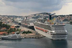 Το Ντουμπρόβνικ διώχνει τα κρουαζιερόπλοια- Ευκαιρία για τους «γείτονες»