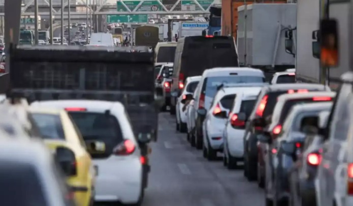 Έχει μειωθεί κατά 30% η κίνηση των αυτοκινήτων, λένε οι πρατηριούχοι
