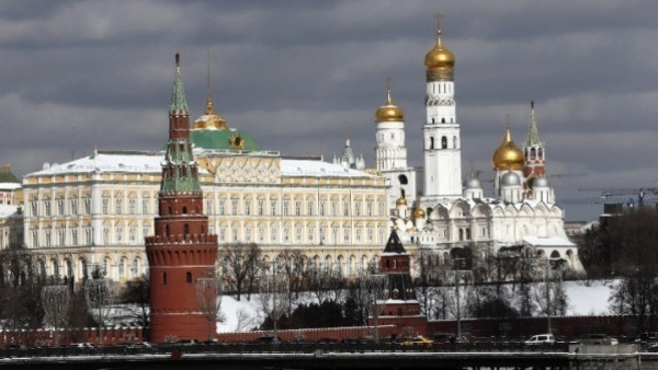 Κρεμλίνο: «Αυτοκαταστροφικό» το εμπάργκο στο ρωσικό πετρέλαιο από την ΕΕ