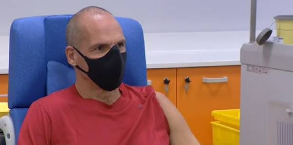 Κορονοϊός: Έκανε το εμβόλιο ο Γιάνης Βαρουφάκης