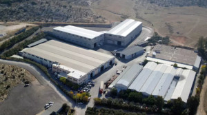Maveco: Σύμβαση για προμήθεια μεταλλικών βάσεων Φωτοβολταϊκού Πάρκου στη Θεσσαλία