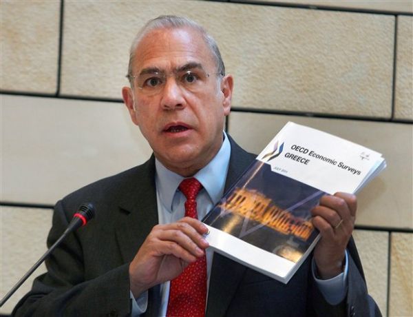 ΟΟΣΑ: "Υπάρχει ζωή στην Ελλάδα μετά το χρέος", αλλά εκτός στόχου το χρέος το 2020. Ύφεση και το 2014