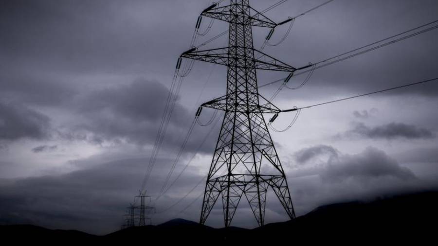 ΔΕΔΔΗΕ: Παραμένουν χωρίς ρεύμα 400 νοικοκυριά